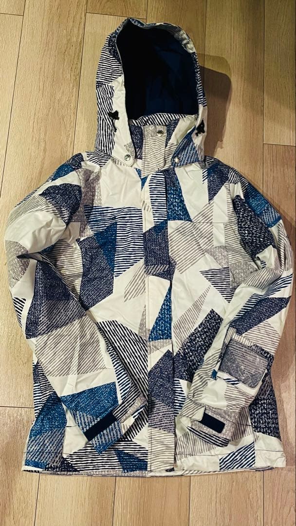 オンヨネ ONYONE Lサイズ レディーススキーウェア上下セット 【未使用】