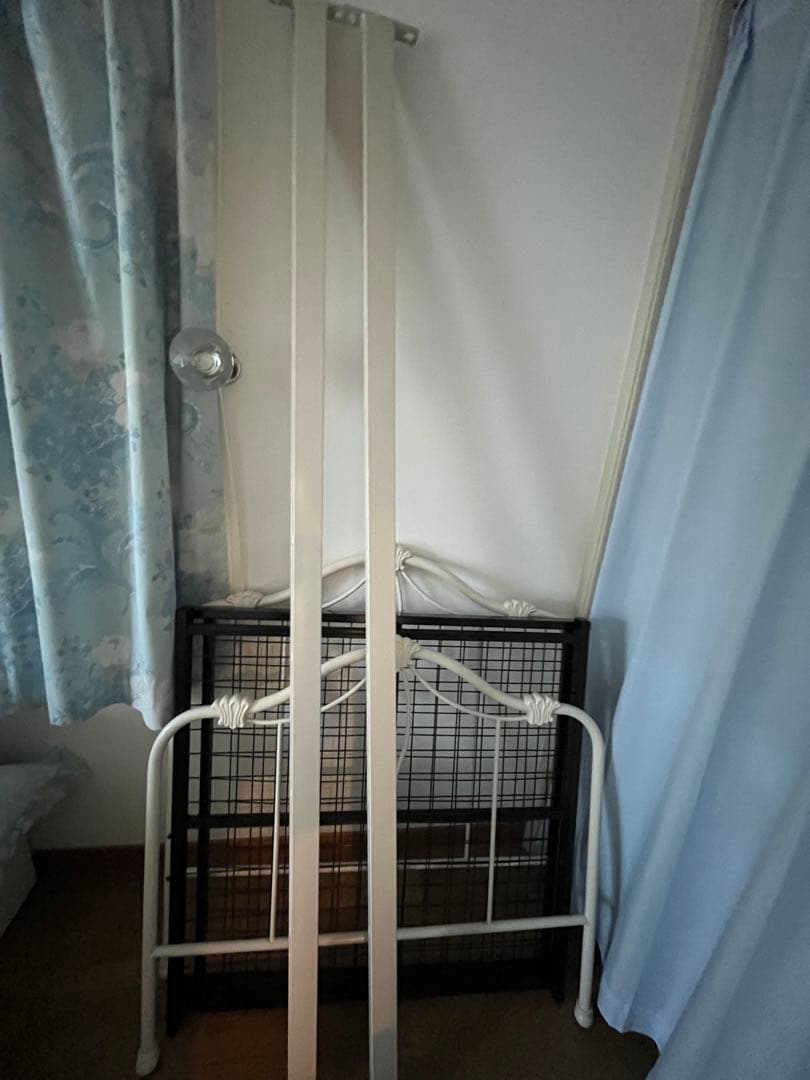 MiaMama　直接引き取りローラアシュレイ　シングル　ベッドフレーム