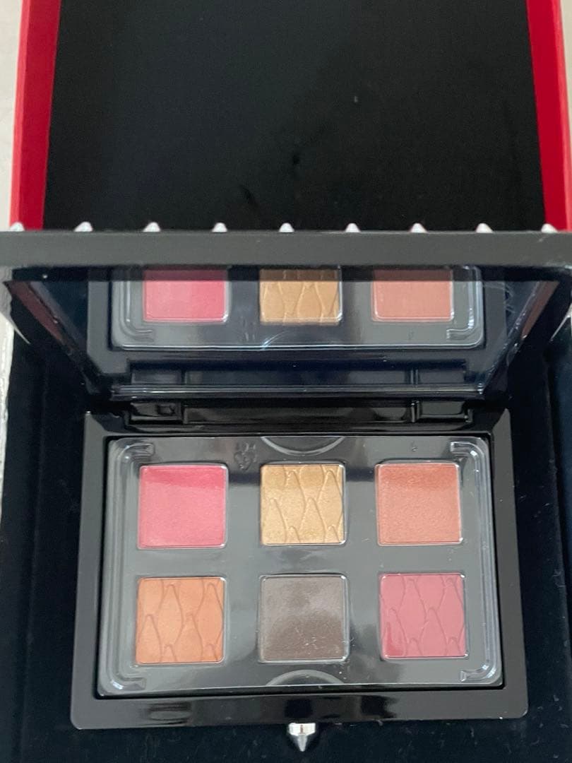 Christian Louboutinアブラカダブラ