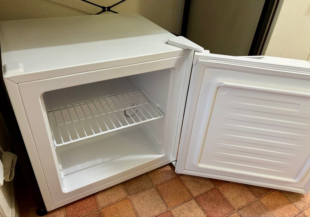 山善YAMAZEN 31L 小型冷凍庫 コンパクト セカンド 一人暮らしホワイト