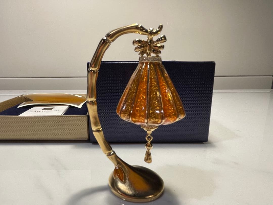 希少・美品ESTEE LAUDER2005 インテュイション ラッキーランタン