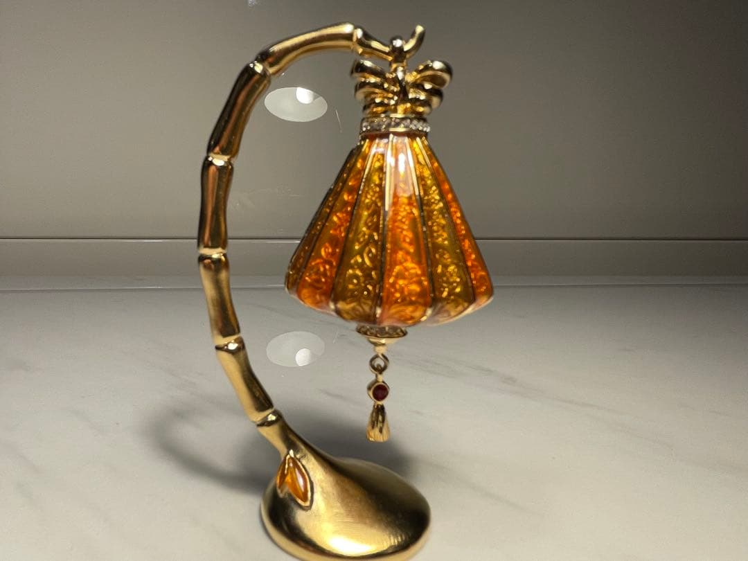 希少・美品ESTEE LAUDER2005 インテュイション ラッキーランタン