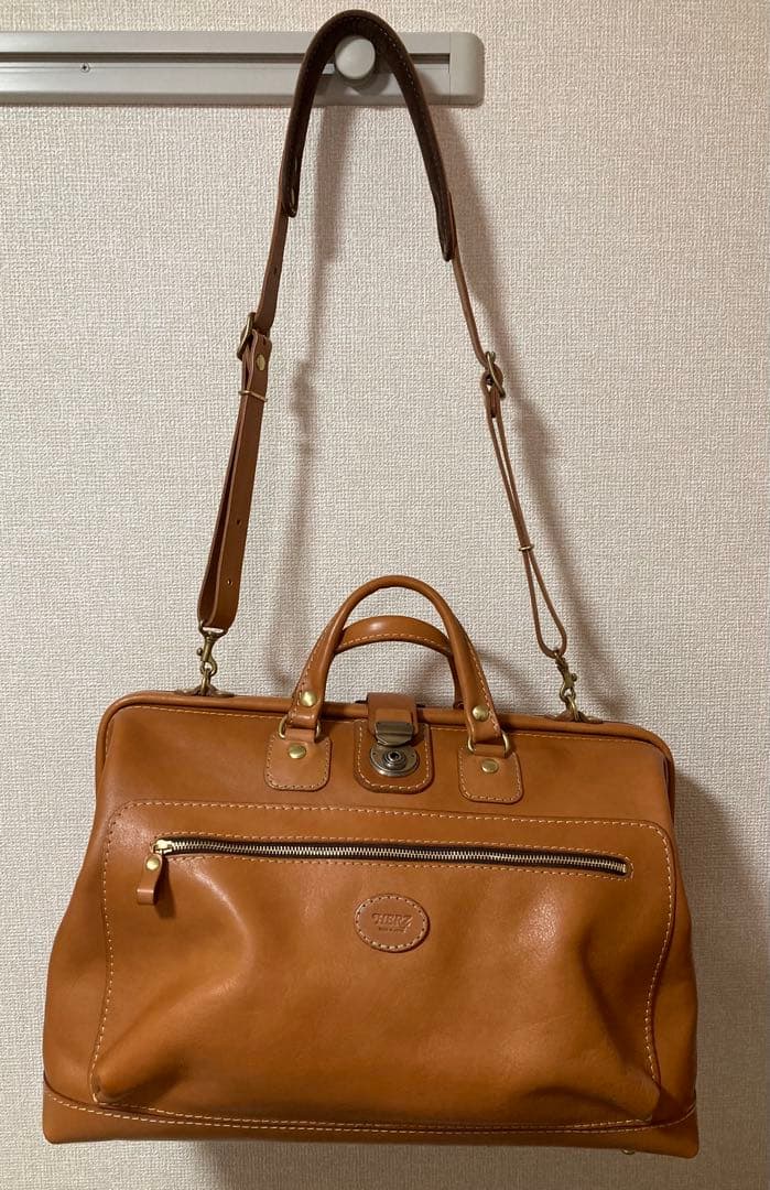 Herz 錠前タイプボストンバッグLサイズ　V-30