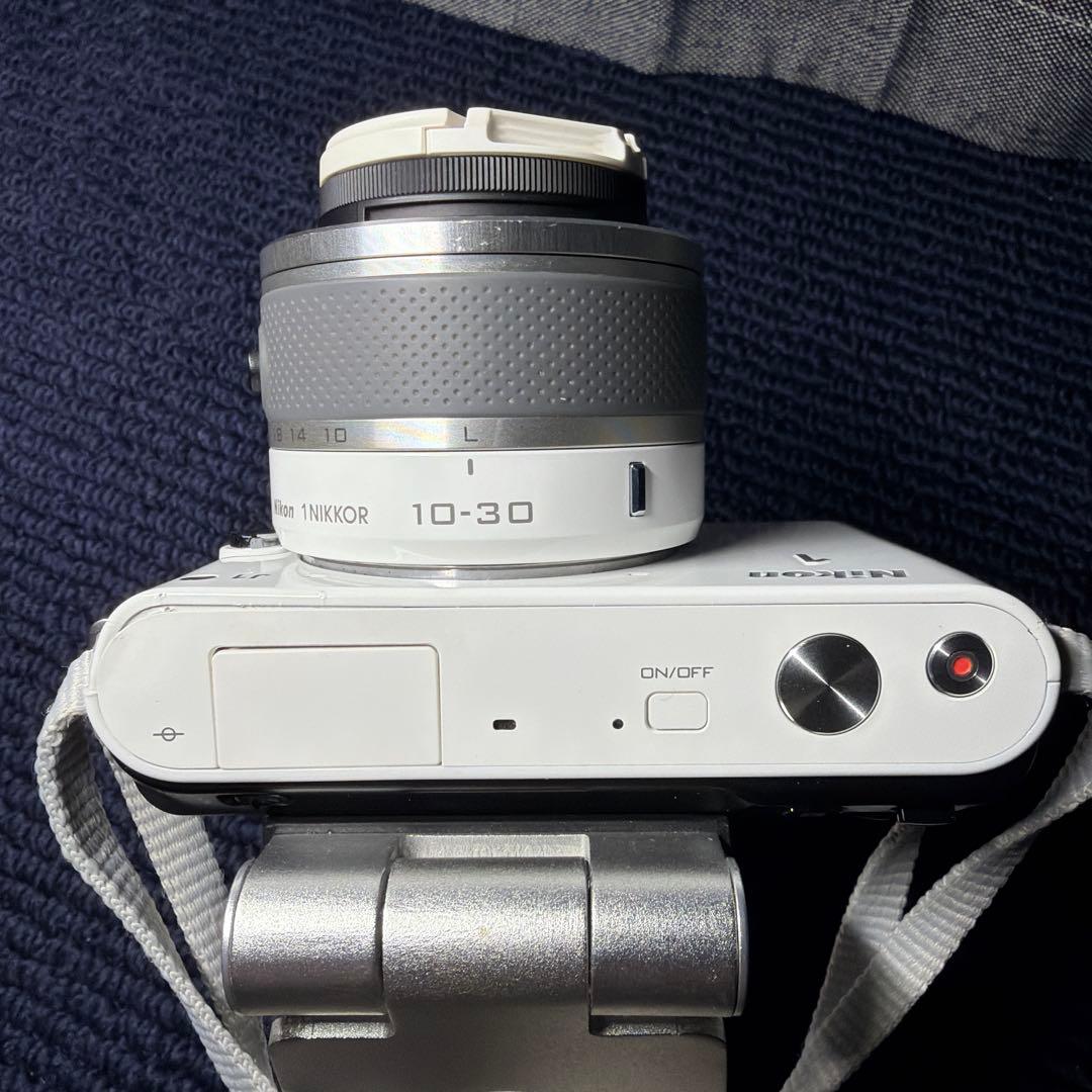 【ジャンク扱い】Nikon1（ニコン）/ ミラーレス一眼 J1 白