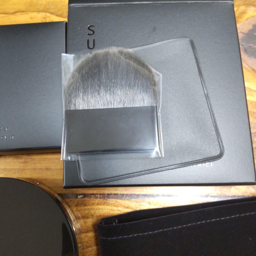 SUQQU グロウ セッティングパウダー コンパクト付き