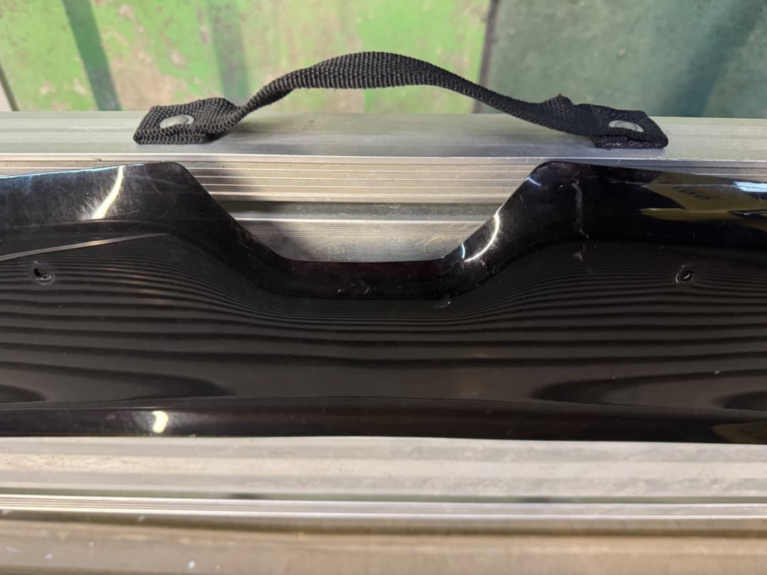 Renault Kangoo ルノーカングーボンネットバイザー純正品