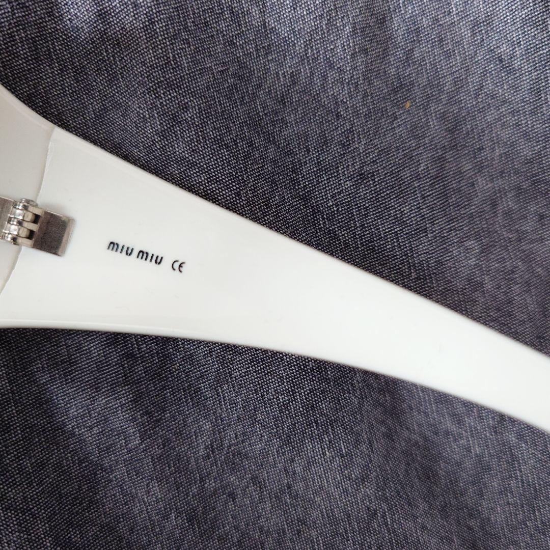 レア　miumiuオーバーサイズ　サングラス　白