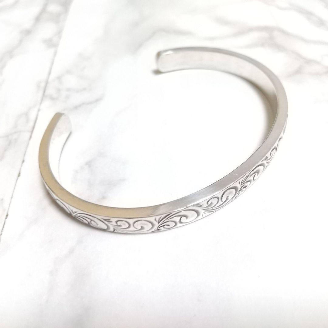アガット　agete　シルバー　銀製　彫　バングル