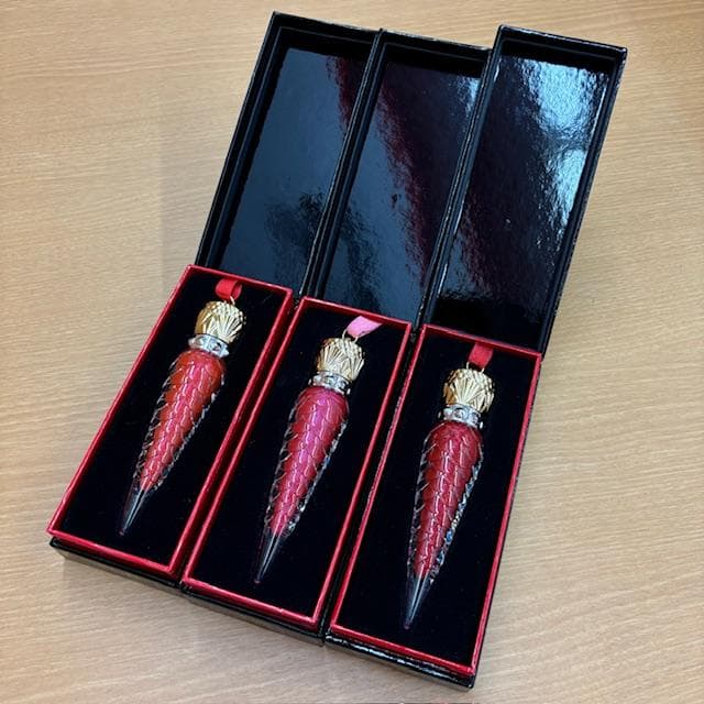 ルブタン　リップカラー　001G、006G、005G