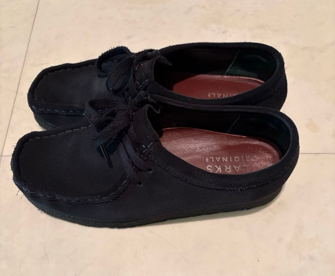 clarks クラークス　ワラビー　黒　スエード