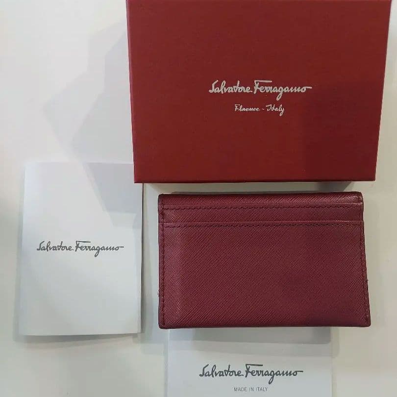 Salvatore Ferragamo 名刺入れ ローズ色