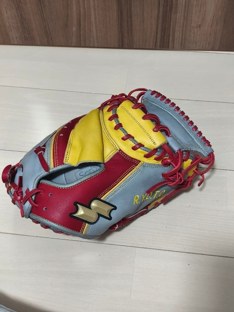 R.Y.O.T.O. 軟式グローブ 赤・黄・灰