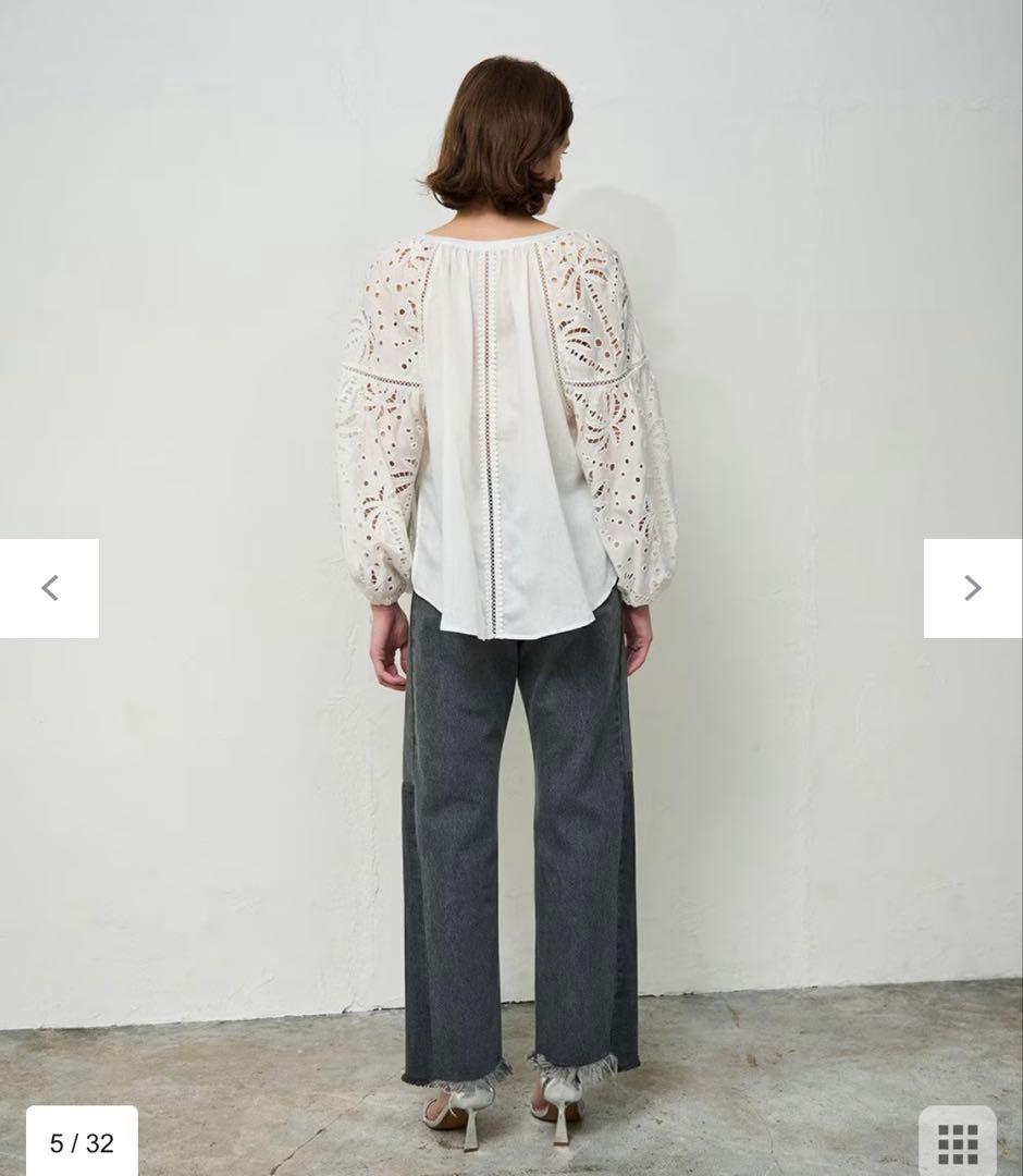 ハ*可様 新品グレースコンチネンタル　ヤシ柄カットワークトップ36フリーサイズ