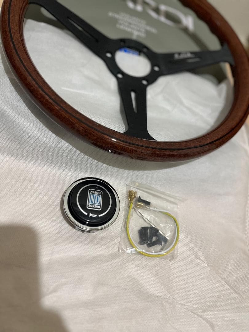 NARDI　ステアリング ウッド調/黒色線/黒色　350mm 35パイ