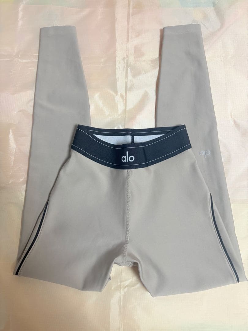 alo ヨガウェア セットアップ