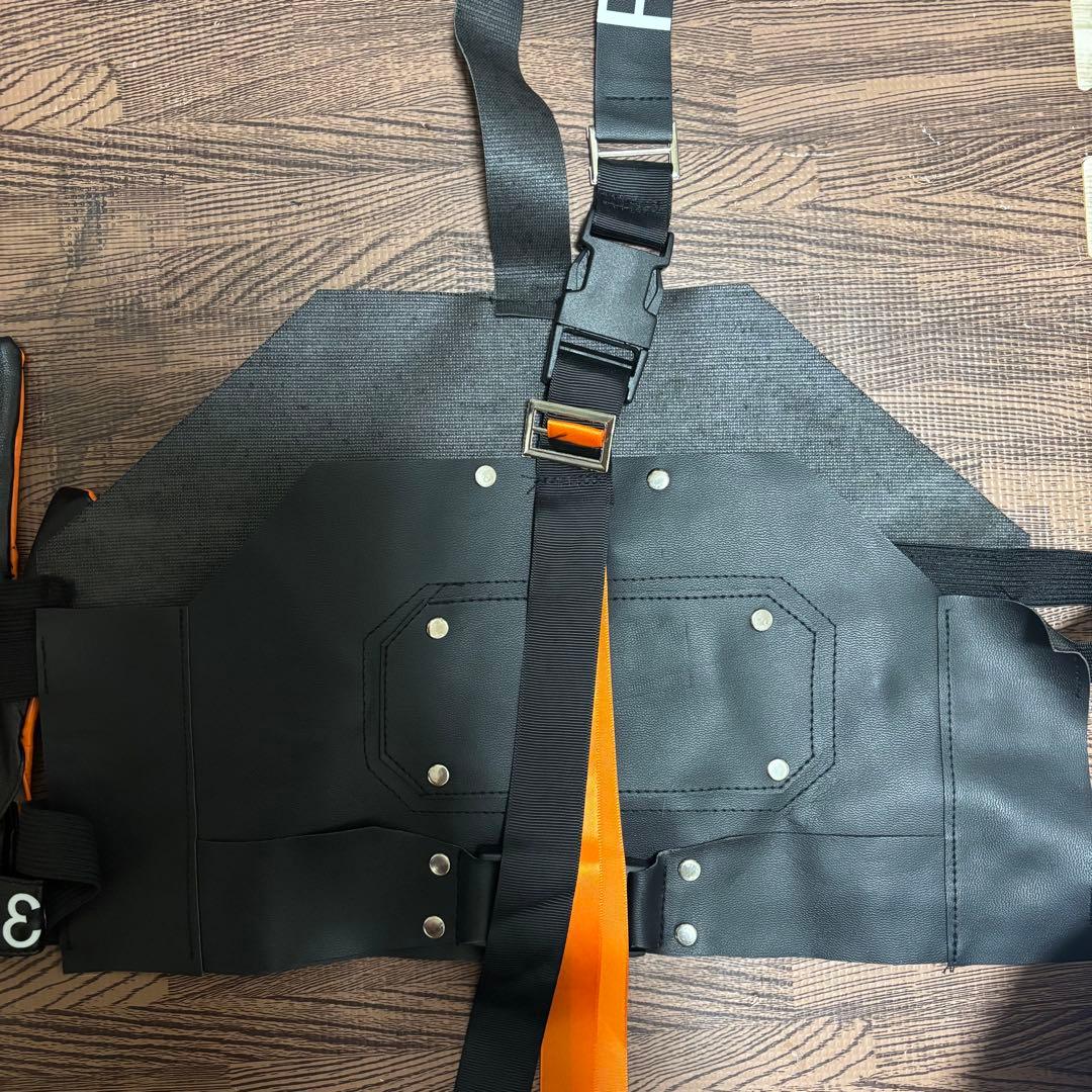 アルバーン・ノックス　衣装