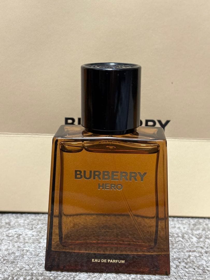 Burberry hero オードパルファム　50ml 箱付き