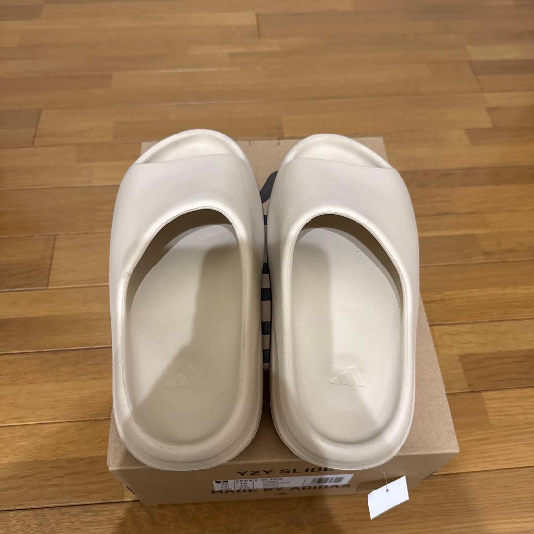 adidas YEEZY Slide \"Bone\" ボーン