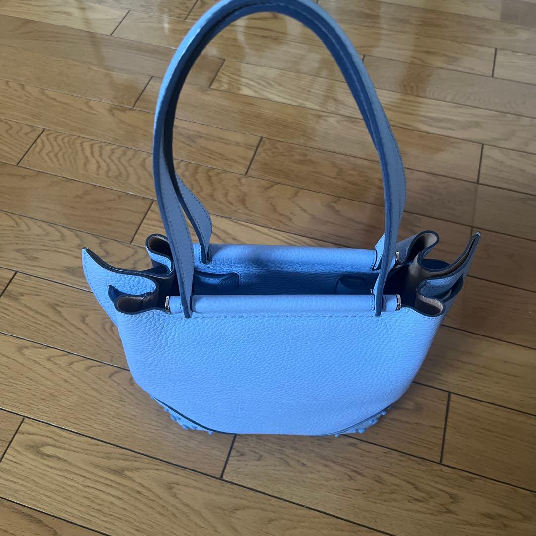値下げ❗️トッズ　ブルー系レザー ハンドバッグ