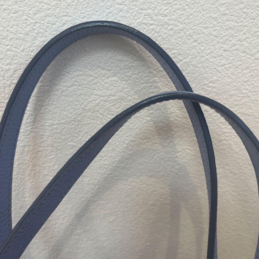 値下げ❗️トッズ　ブルー系レザー ハンドバッグ