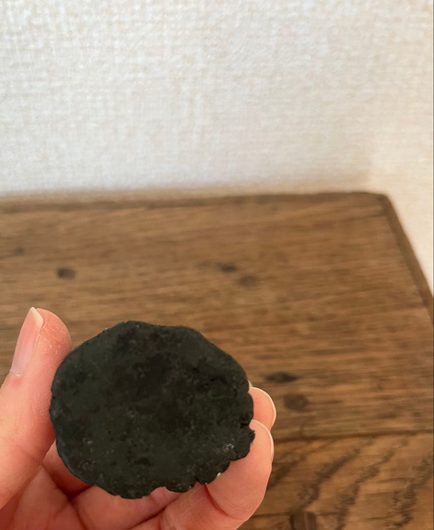 八窪章吾　緑の衣服の女性　オブジェ