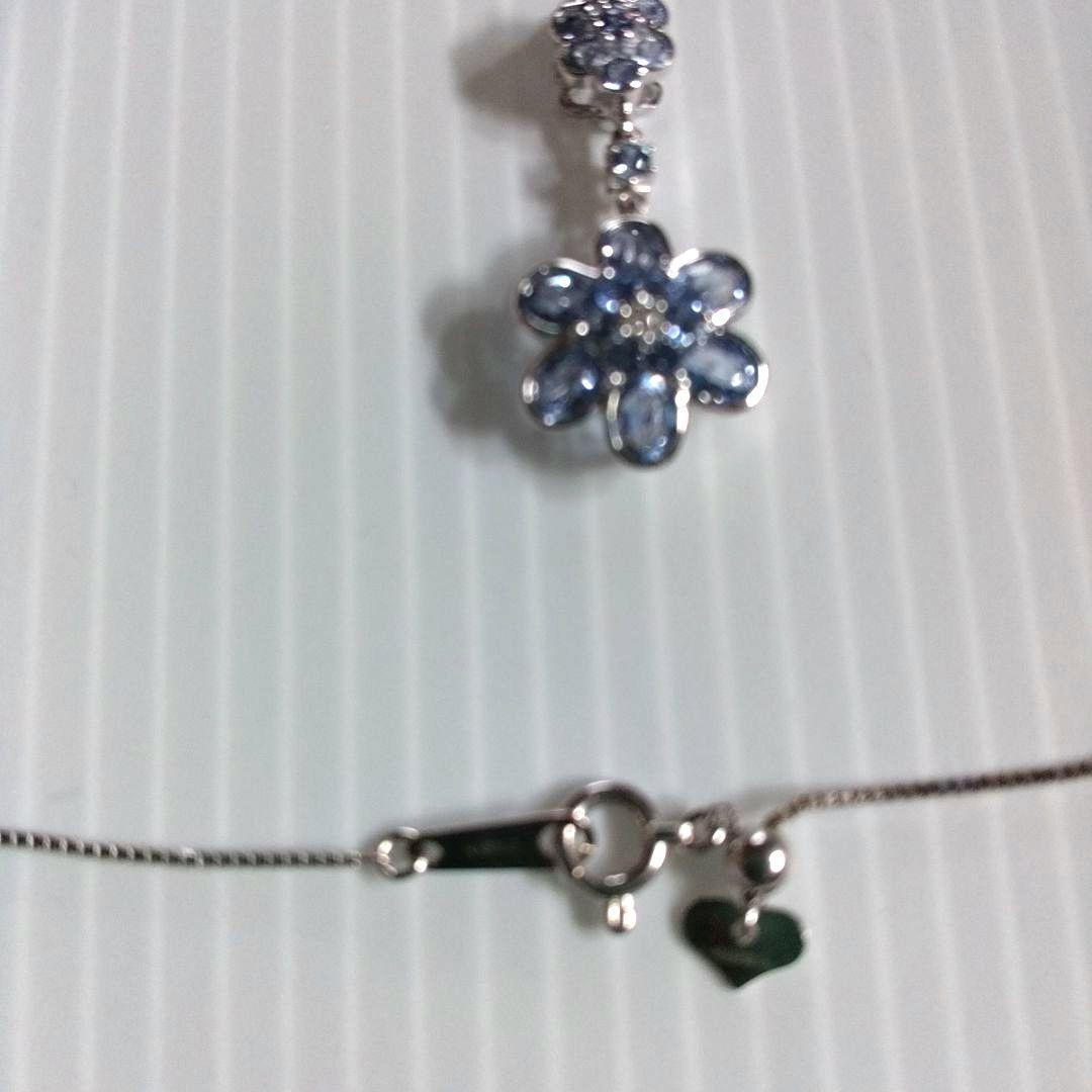 K18WG アイスブルーダイアフラワーネックレス