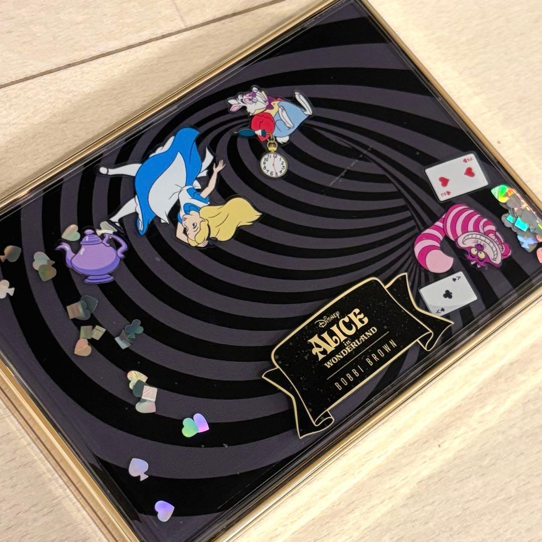 ボビイブラウン　アリスインワンダーランドアイシャドウパレット