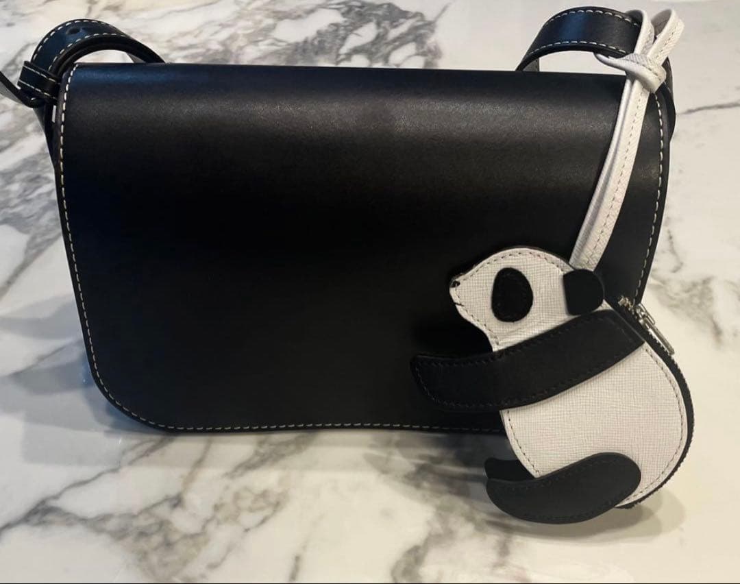 ohga ／パンダチャーム　ケース　バックチャーム