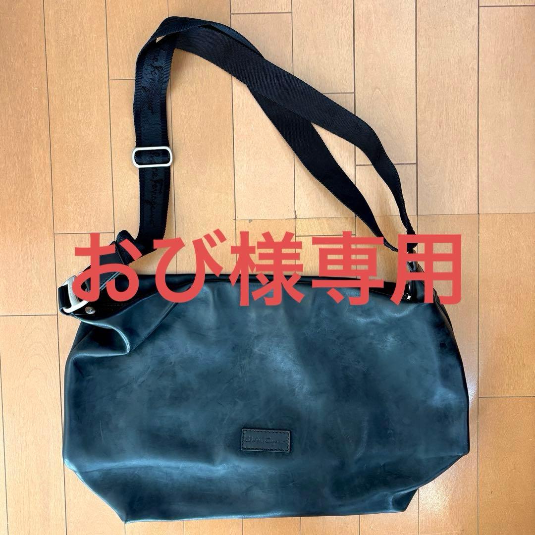 おび Salvatore Ferragamo ショルダーバッグ