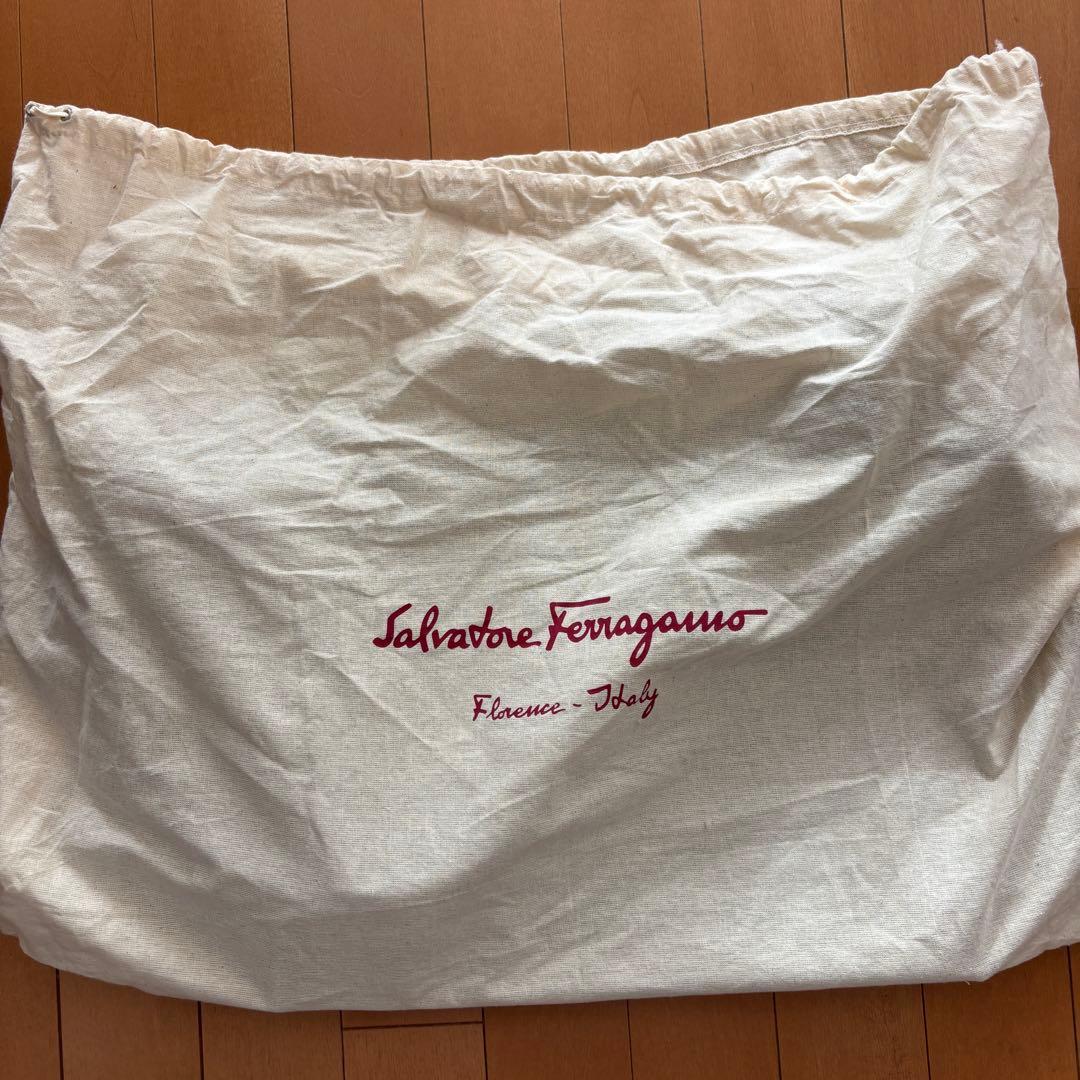 おび Salvatore Ferragamo ショルダーバッグ