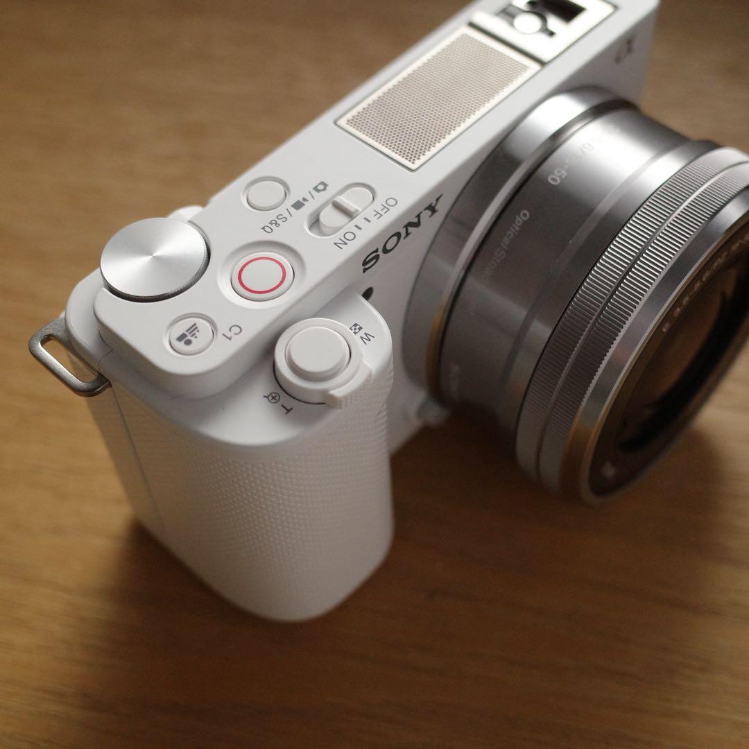 【極美品】SONY ZV-E10 レンズキット、グリップ、バッテリー、おまけ付き