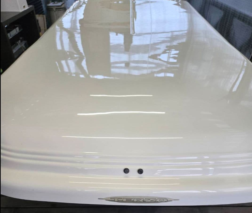 TERZO ホワイト ルーフボックス(鍵なし)