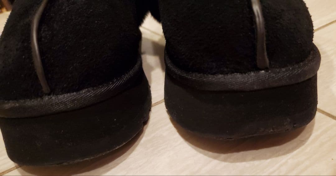 UGG ブラック サボ・ボア・スエード
