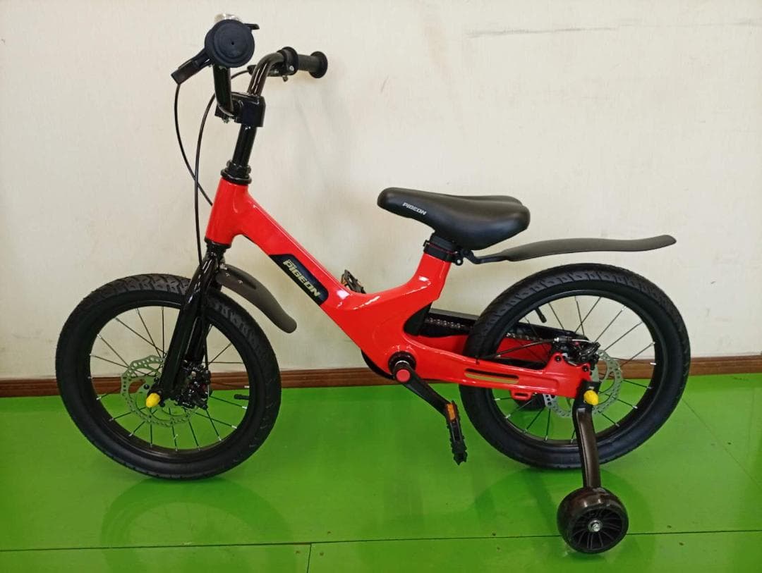 値下げ中【新品未使用】子供自転車 16インチ ペダル脱着仕様 RED
