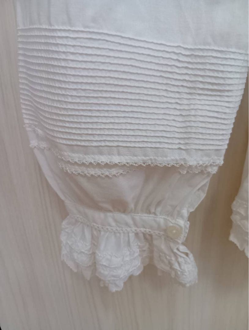 ピンクハウス リボンフリル付きホワイト長袖ブラウス　PINK HOUSE