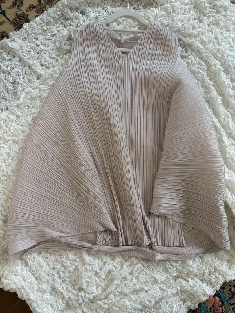 [美品] プリーツプリーズ　ベージュチュニックトップス
