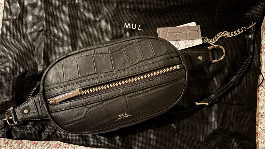新品未使用★MUL エムユーエル　ラウンド　ボディバッグ★ レア　ブラック