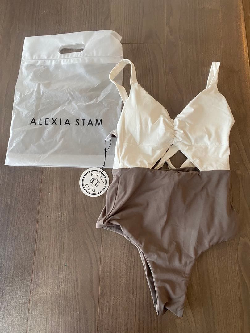 ALEXIASTAM 水着　Chloe Pearl x Bronzite