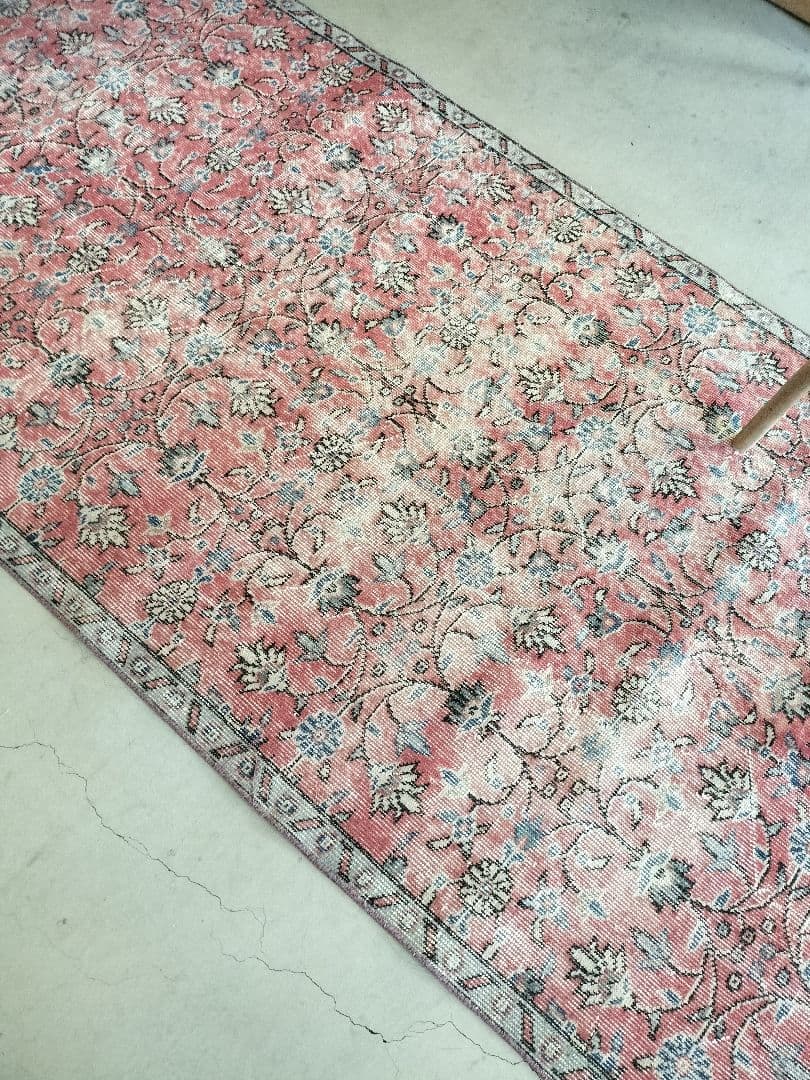 大判/シャビーレッドのサークルフラワー柄　ヴィンテージトルコラグNo.755