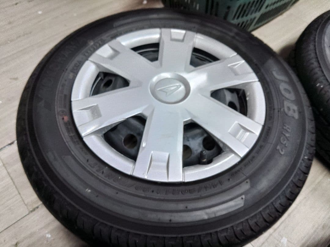 バリ溝 タイヤ 145/80R12 新車1ヶ月外し　アトレー ハイゼット 軽トラ