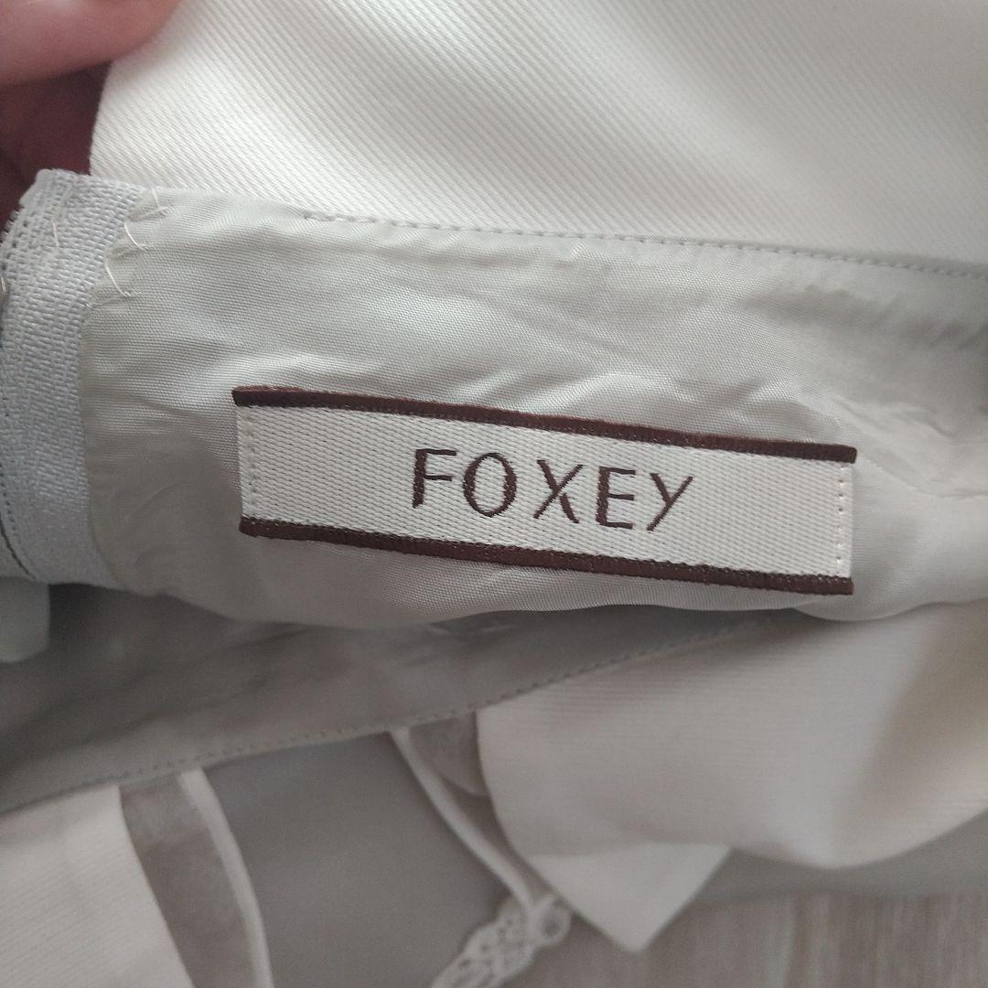 FOXEY ノースリーブ ひざ丈ワンピース グレー