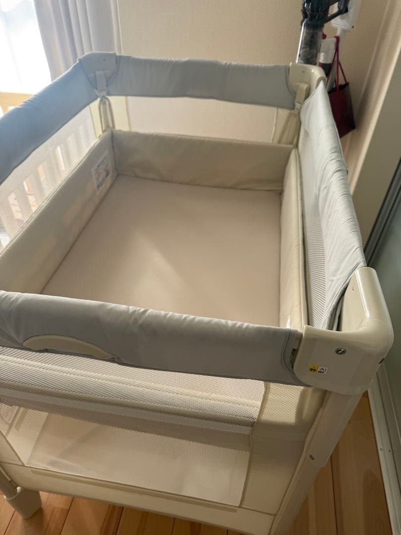 アップリカ ココネルエアー AB ベビーベッド