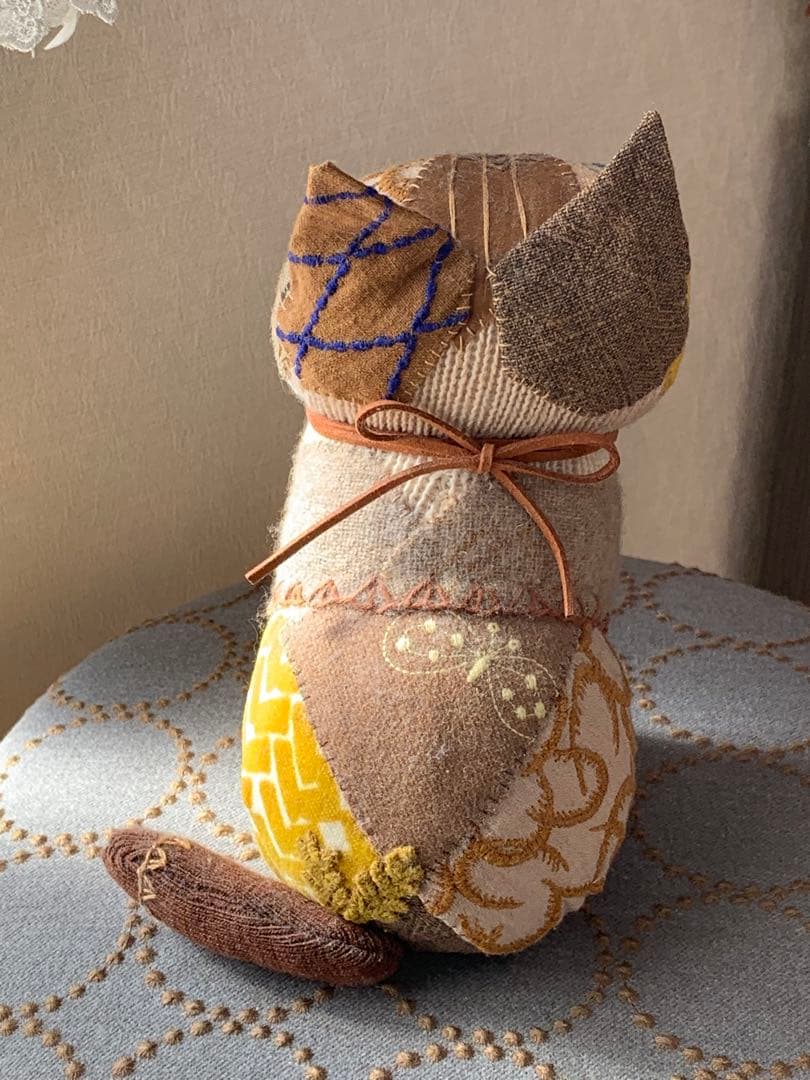 ハンドメイド 猫型ぬいぐるみ