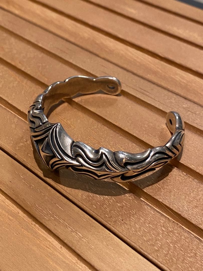重厚シルバーバングル インディアンメキシカンジュエリー好きにもユニセックス