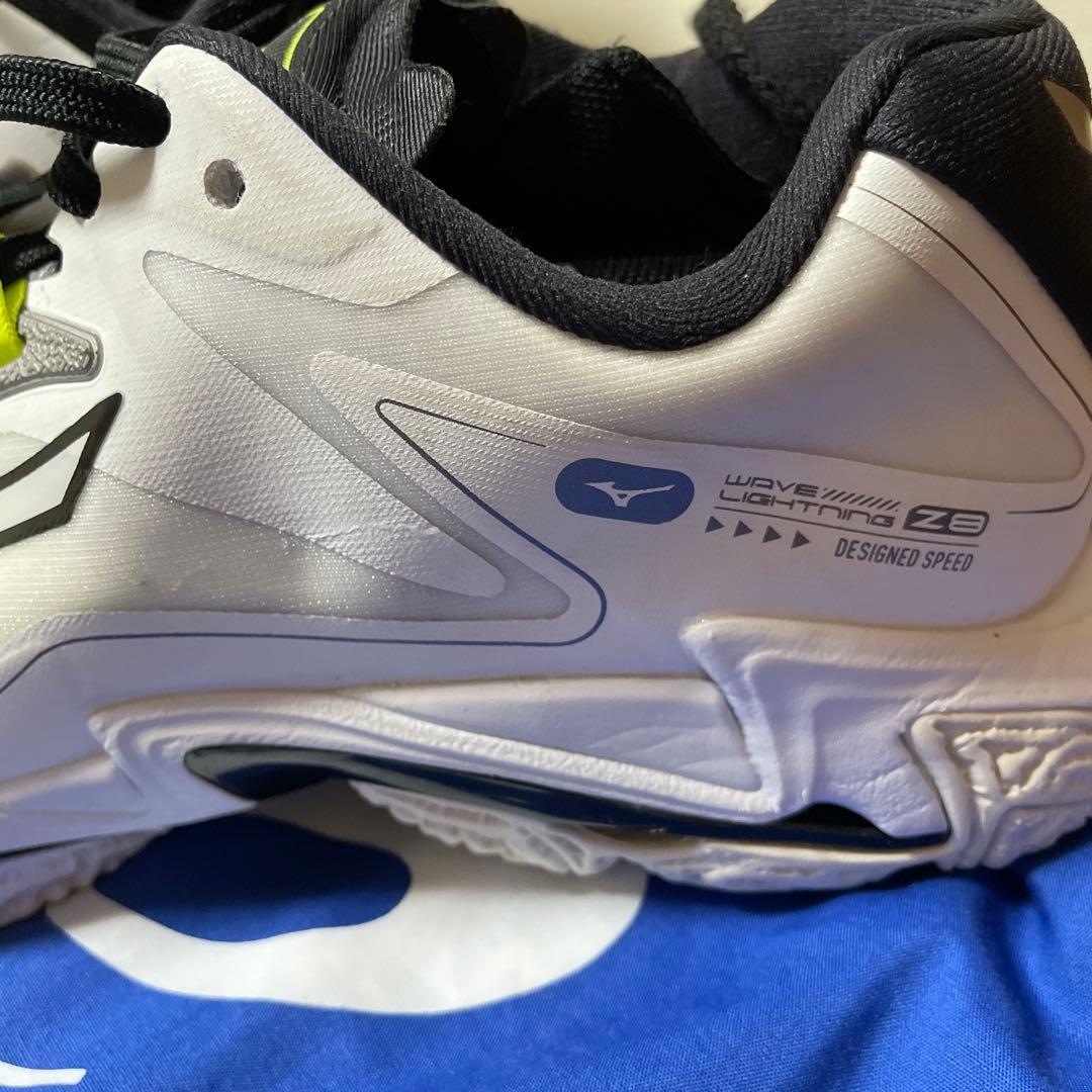 シューズ MIZUNO WAVE LIGHTNING Z8 24.0