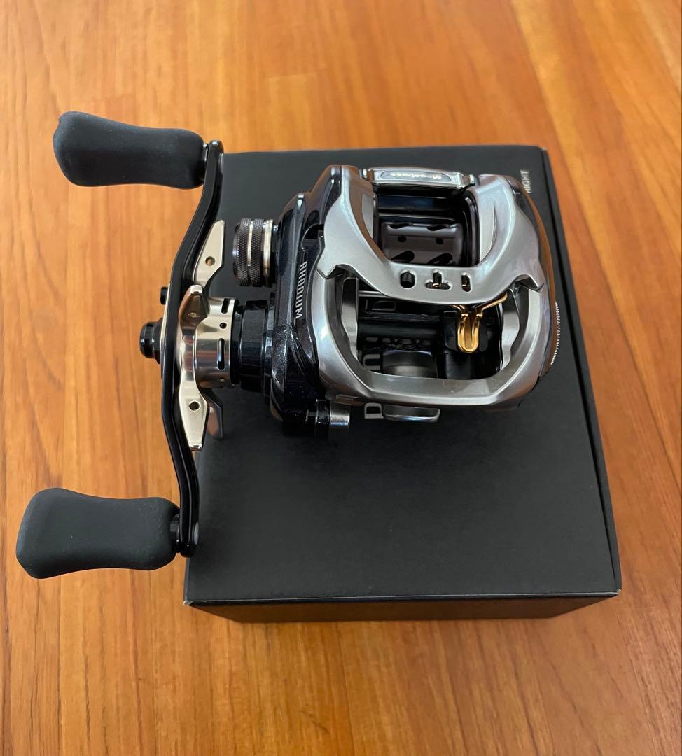 Megabass RHODIUM 63 (右ハンドル)