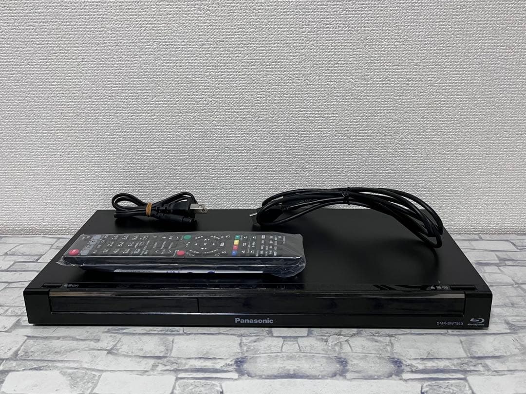 新品リモコン付　2番組録画　パナソニック　BDレコーダー　DMR-BWT560