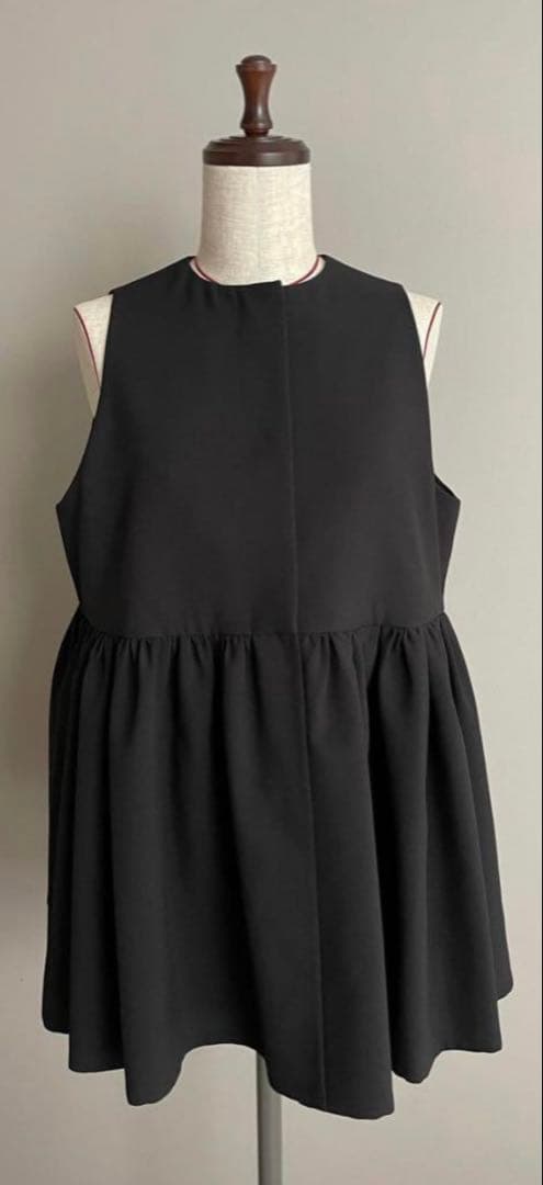 yoihi フリルギャザージレ　ブラック