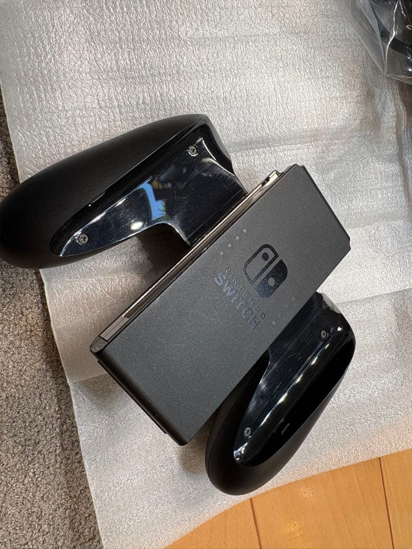 Nintendo Switch 赤のJoy-Conが外れやすい為ジャンク