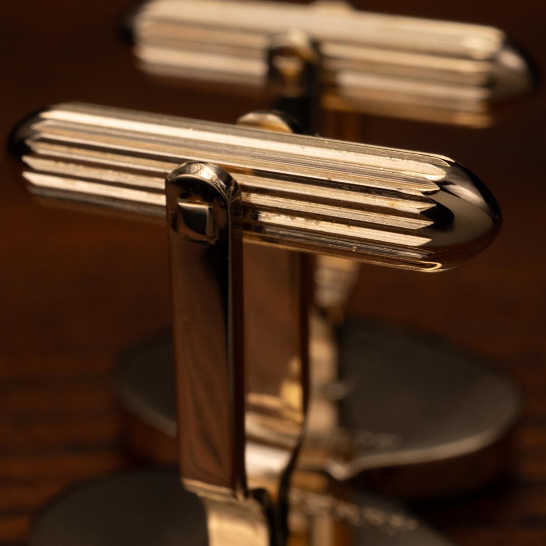 【英国王室御用達】 バーバリー ボルドーエナメル カフリンクス Burberry